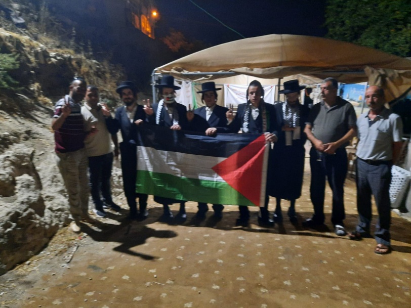 "يهود فلسطين" في خيمة الاعتصام بسلوان ضد "الصهاينة" (صور)