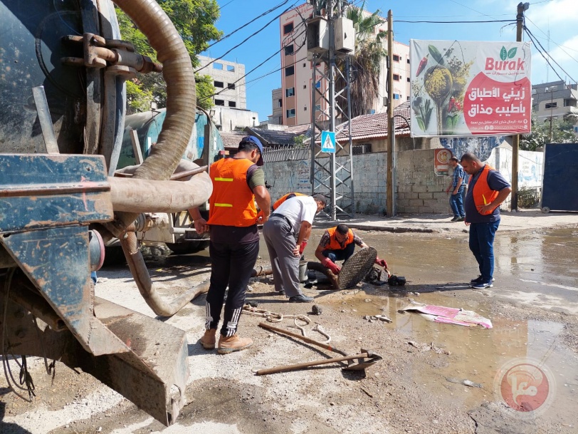 بلدية غزة تحذر من كوارث صحية وبيئية بسبب تأخر الإعمار