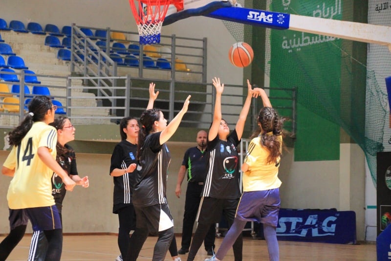 كرة السلة.. فتيات جمعية الشبان المسيحية وغزة الرياضي يتفوقن على" تشامبيونز" وأكاديمية النجوم