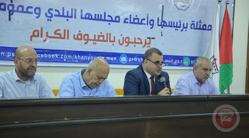 بلدية خان يونس ووكالة الغوث تنظمان ورشة عمل لمناقشة مشاريع تطوير المخيم
