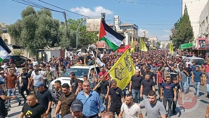 الاحتلال يحتجز جثماني شهيدين- الآلاف يشيعون جثماني شهيدين من شهداء جنين