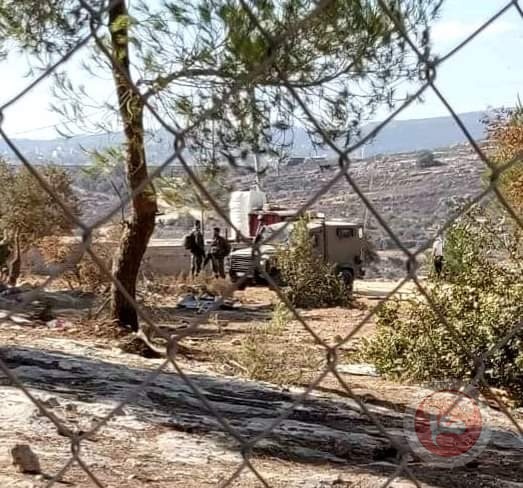 الاحتلال يجرف طرقا ويضع سواتر ترابية على جبل صبيح
