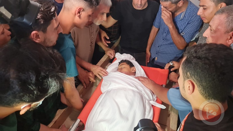 بالصور- جماهير حاشدة تشيّع جثمان الشهيد الطفل عمر أبو النيل بغزة