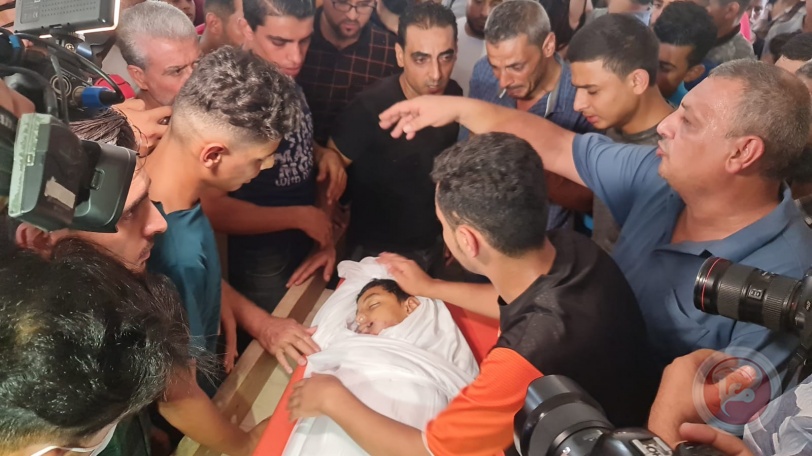 بالصور- جماهير حاشدة تشيّع جثمان الشهيد الطفل عمر أبو النيل بغزة
