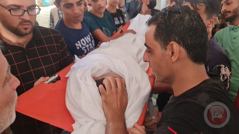 بالصور- جماهير حاشدة تشيّع جثمان الشهيد الطفل عمر أبو النيل بغزة