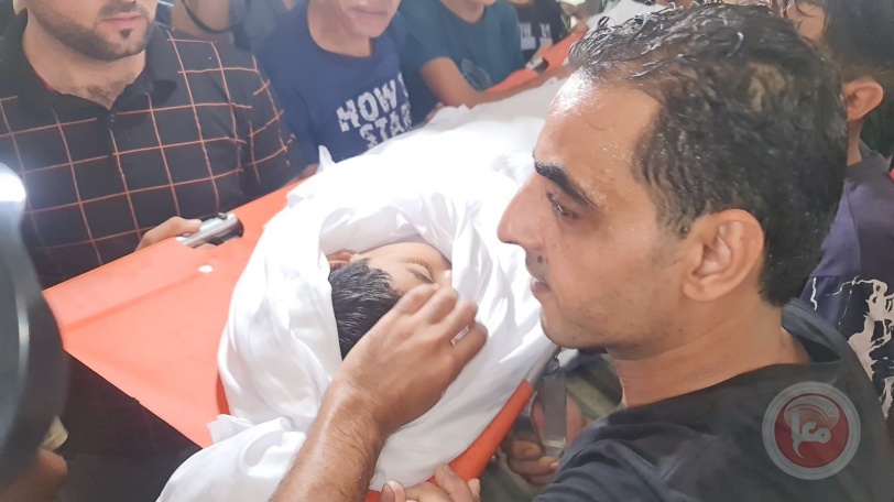 بالصور- جماهير حاشدة تشيّع جثمان الشهيد الطفل عمر أبو النيل بغزة