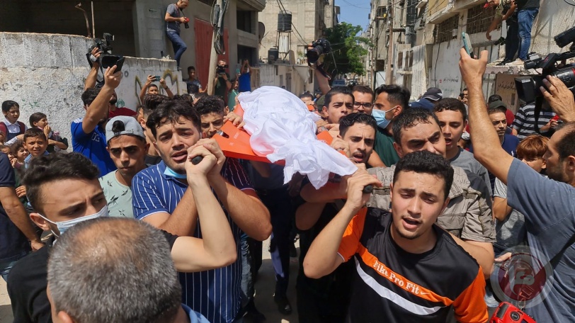 بالصور- جماهير حاشدة تشيّع جثمان الشهيد الطفل عمر أبو النيل بغزة