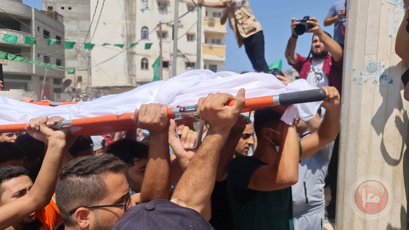 بالصور- جماهير حاشدة تشيّع جثمان الشهيد الطفل عمر أبو النيل بغزة
