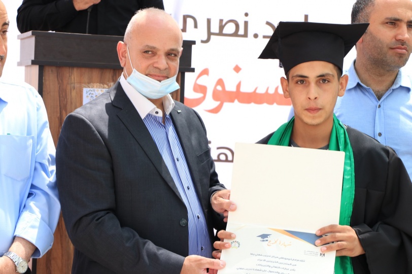 تدريب مهني يطا ينظم حفل تخريج الفوج السادس