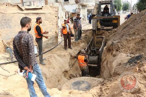 البدء بتنفيذ مشروع اصلاح الاضرار التي لحقت بشبكات المياه والصرف الصحي في مدينة بيت حانون