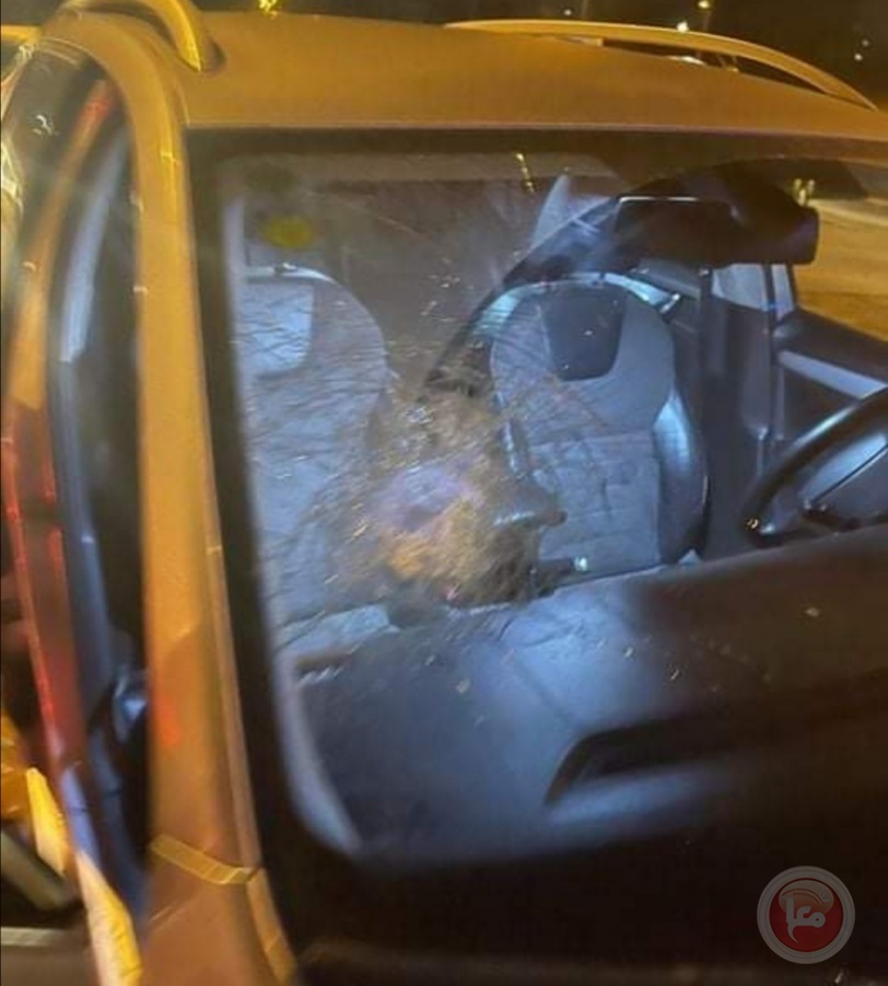 مستوطنون يحطمون مركبات فلسطينية في محيط نابلس