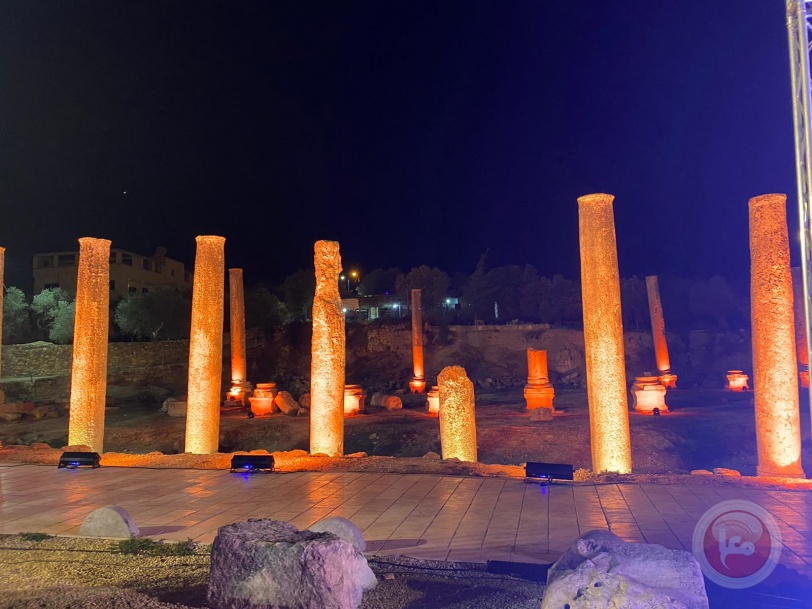 اضاءة الاماكن التاريخية في سبسطية على هامش اطلاق حملة الـ 16 يوما لمناهضة العنف ضد النساء