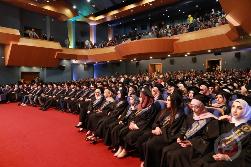 الكلية العصرية تحتفل بتخريج الفوجين الـ37 و38 من طلبتي الدبلوم والبكالوريوس