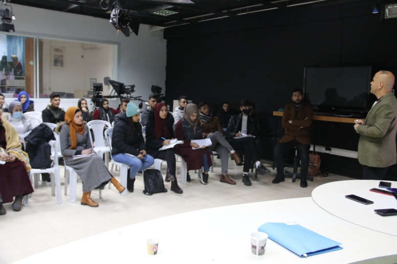 قسم تكنولوجيا الإعلام في خضوري- العروب ينظم ورشة عمل حول صناعة الخبر الصحفي
