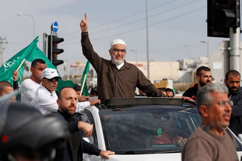 الشيخ رائد صلاح يتنسم الحرية: عشت كل أيامي في السجن معزولا