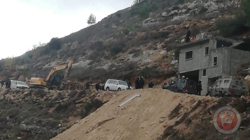 قوات الاحتلال تهدم منزلا قيد الانشاء في نحالين غرب بيت لحم