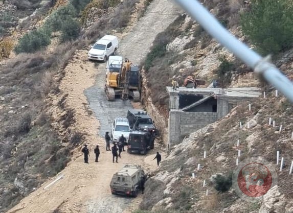 قوات الاحتلال تهدم منزلا قيد الانشاء في نحالين غرب بيت لحم