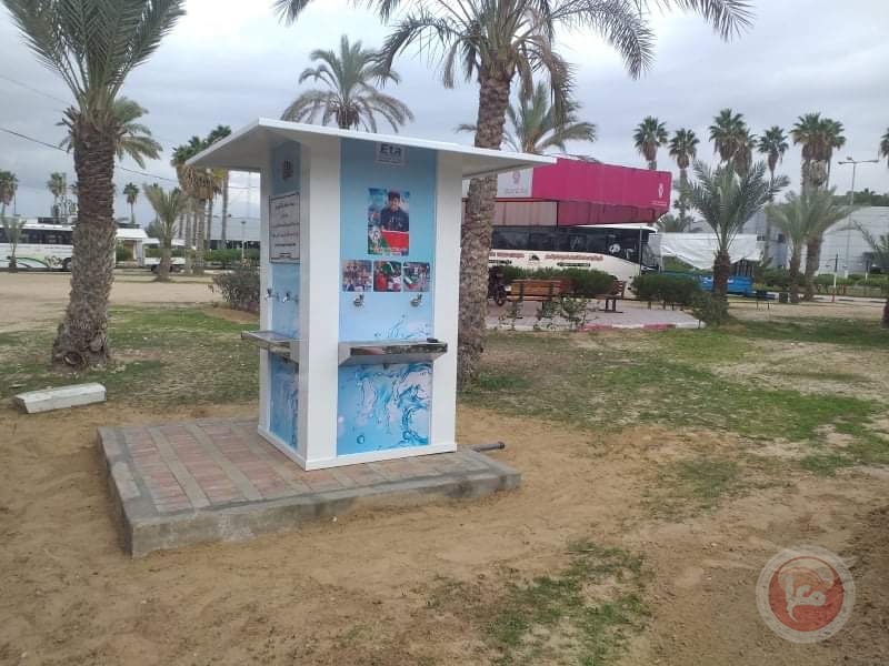 معبر رفح تركب محطتي مياه شرب للمسافرين