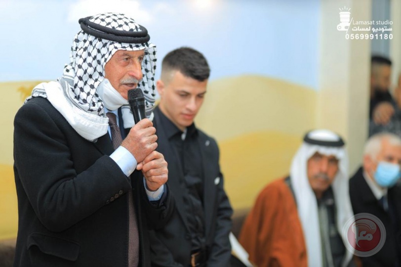بعد 20 عاما على اغتيال عاطف عبيات .. جمهور كبير يحتفل بخطبه نجله حسين