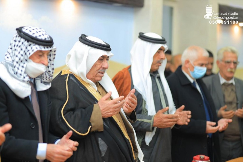 بعد 20 عاما على اغتيال عاطف عبيات .. جمهور كبير يحتفل بخطبه نجله حسين