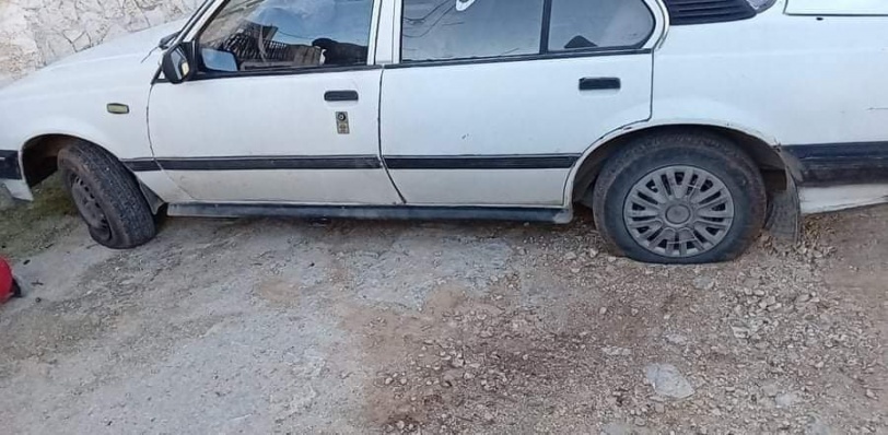 مستوطنون يعطبون إطارات ويخطون شعارات عنصرية شمال سلفيت