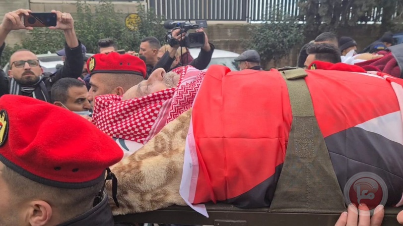 بمراسم عسكرية.. الخليل تشيع جثمان القائد بدران جابر 
