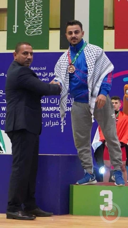 اللاعب "خزيق" يسجل رقما جديدا في لعبة رفع الأثقال