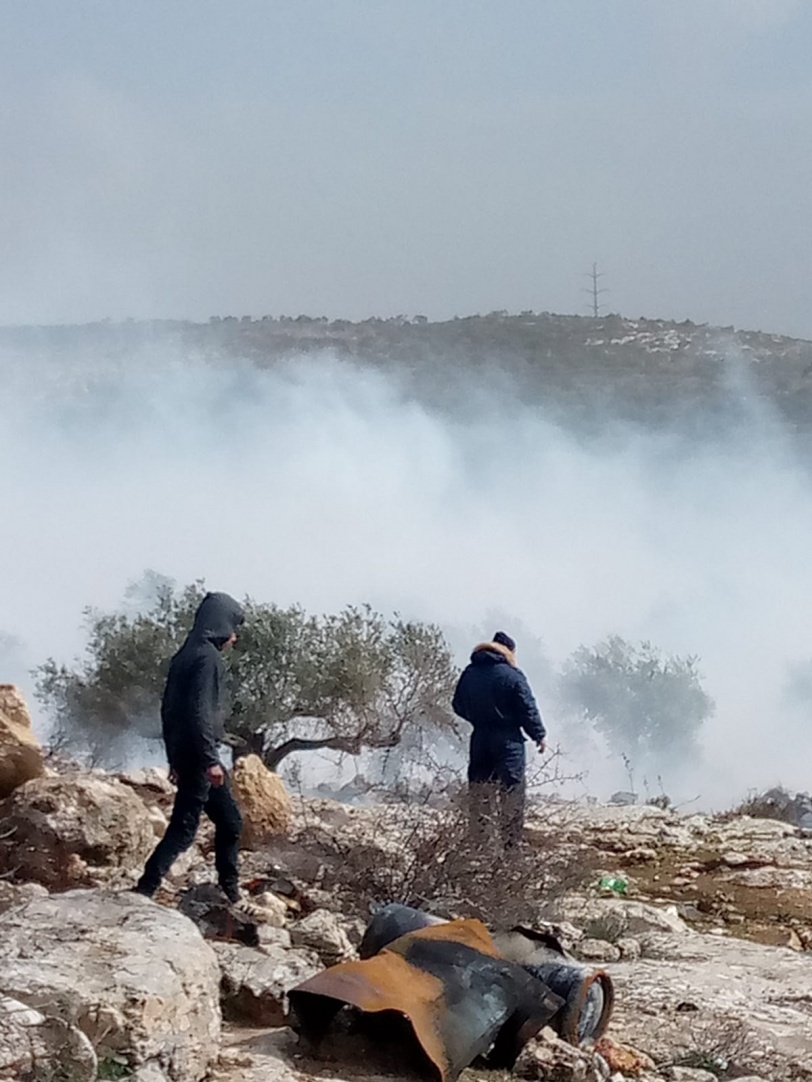 79 اصابة بينهم صحفية خلال مواجهات جبل صبيح وبيت دجن