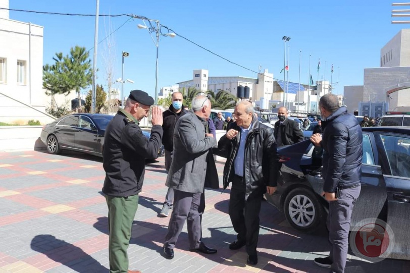 وزير الداخلية يعقد اجتماعاً مع مدراء أجهزة الأمن في الخليل