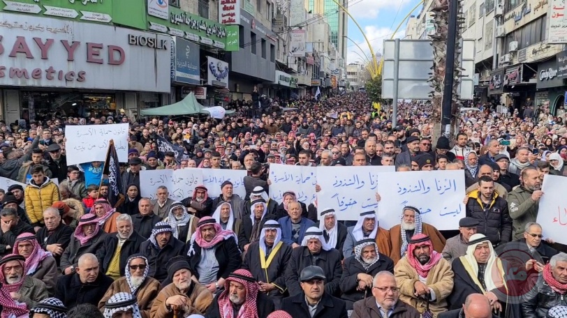 سابقة.. مئات النساء يشاركن حزب التحرير في اعتصام بالخليل