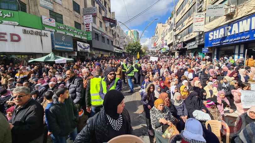 سابقة.. مئات النساء يشاركن حزب التحرير في اعتصام بالخليل