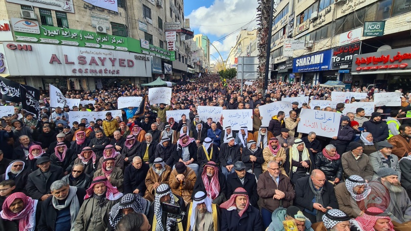 سابقة.. مئات النساء يشاركن حزب التحرير في اعتصام بالخليل