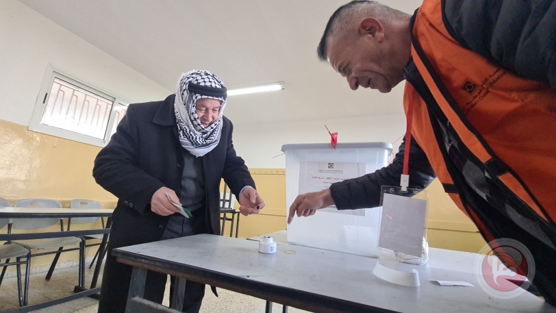 صور- اقبال ملحوظ على على صناديق الاقتراع في محافظة الخليل