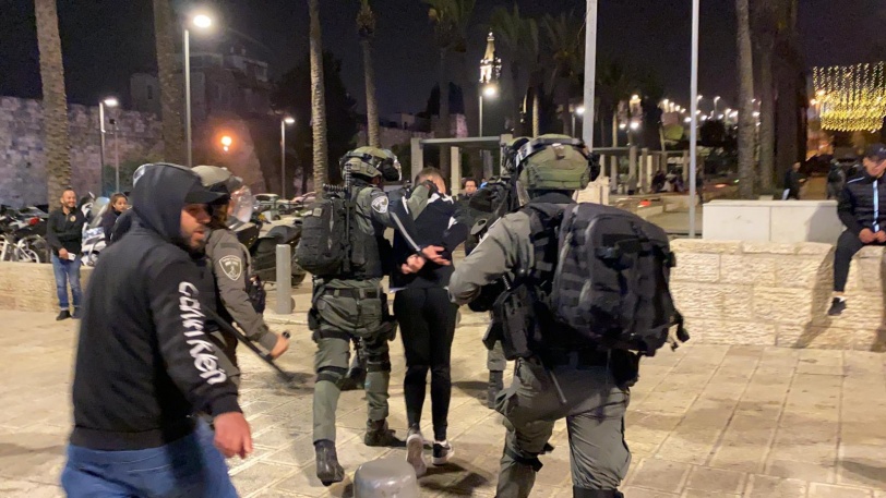 اعتقالات واعتداءات على المقدسيين في باب العامود
