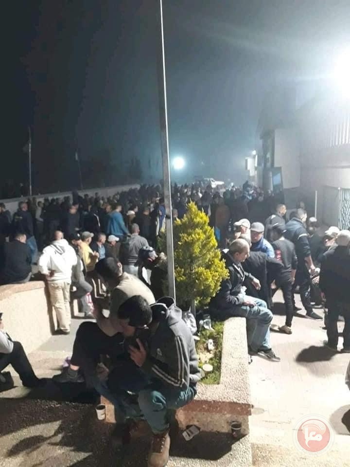 مئات العمال يتوجهون لحاجز بيت حانون بعد قرار فتحه