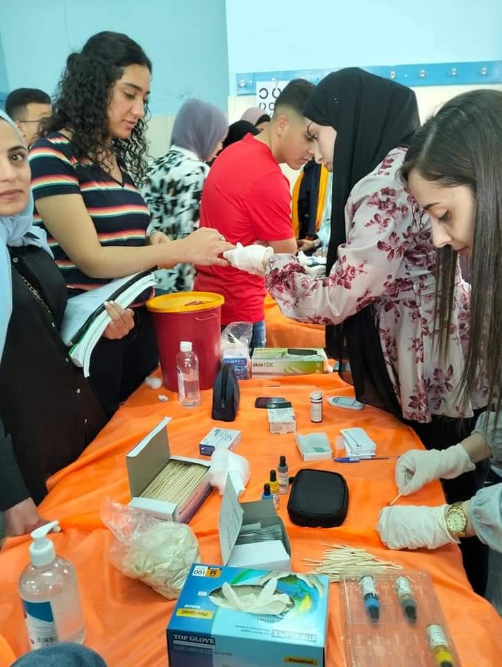تجمع المبادرة في جامعة فلسطين الأهلية ينظم اسبوع طبي