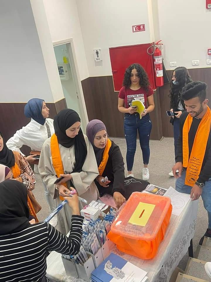 تجمع المبادرة في جامعة فلسطين الأهلية ينظم اسبوع طبي