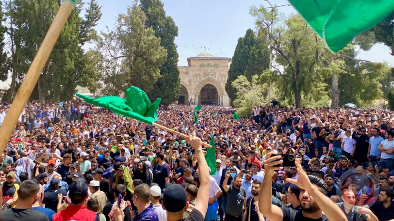 ضرورة شد الرحال الى الأقصى- مصلون من الضفة يرون فرحتهم بالصلاة في الأقصى