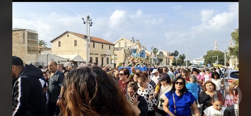 صور.. الآلاف يشاركون بمسيرة سيدة الكرمل في حيفا