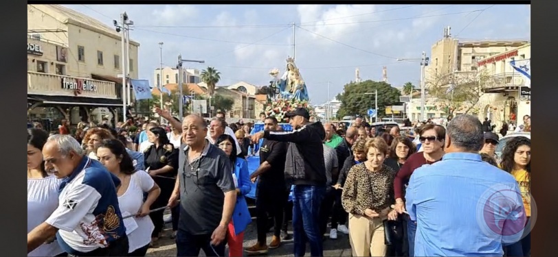 صور.. الآلاف يشاركون بمسيرة سيدة الكرمل في حيفا