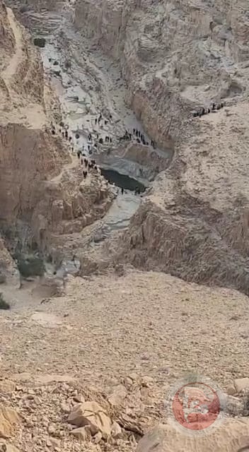 بالصور..وفاة اب وابنه إثر غرقهما في بركة ماء بواد عميق جنوب يطا