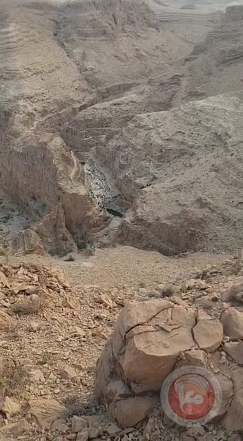 بالصور..وفاة اب وابنه إثر غرقهما في بركة ماء بواد عميق جنوب يطا
