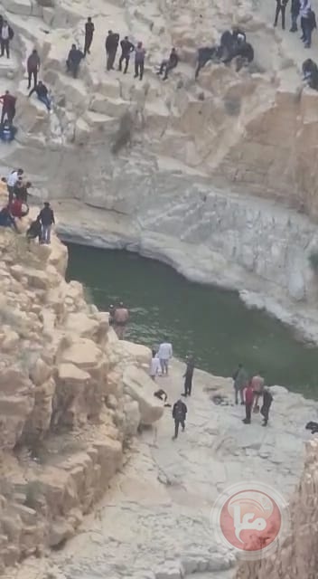 بالصور..وفاة اب وابنه إثر غرقهما في بركة ماء بواد عميق جنوب يطا