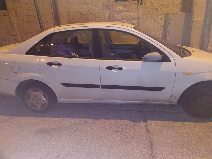 صور- مستوطنون يحطّمون مركبات في القدس