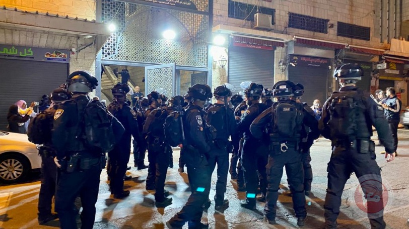 مثلما فعلوا بجنازة شيرين... الاحتلال يعتدي على جنازة وليد الشريف(فيديو)
