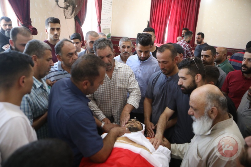 جماهير غفيرة تشييع جثمان الشهيد محمود أبو عَيْهور في حلحول