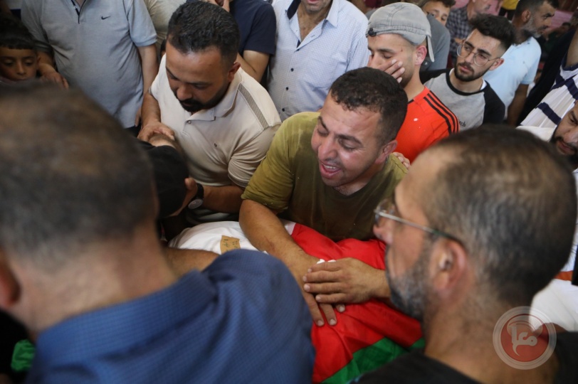 جماهير غفيرة تشييع جثمان الشهيد محمود أبو عَيْهور في حلحول