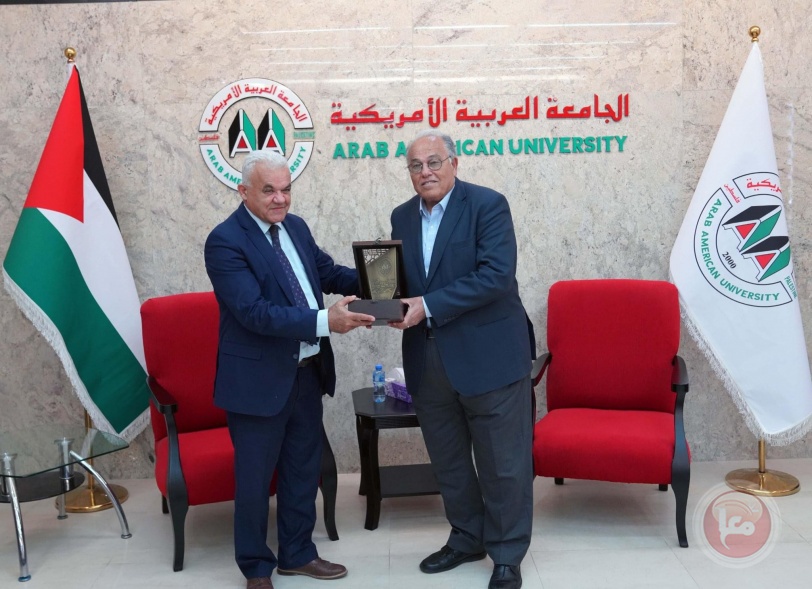 مدير عام شركة سما للأدوية في زيارة للجامعة العربية الأمريكية لبحث سبل التعاون
