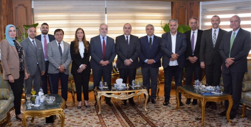 وزير النقل الفلسطيني ووزير الطيران المصري يبحثان سبل تعزيز التعاون 