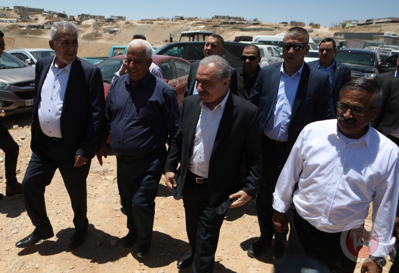 في مواجهة التطهير العرقي بمسافر يطا.. رئيس الوزراء يعلن عن رزمة مشاريع